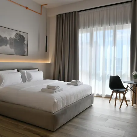 Cosmos Luxury טיראנה