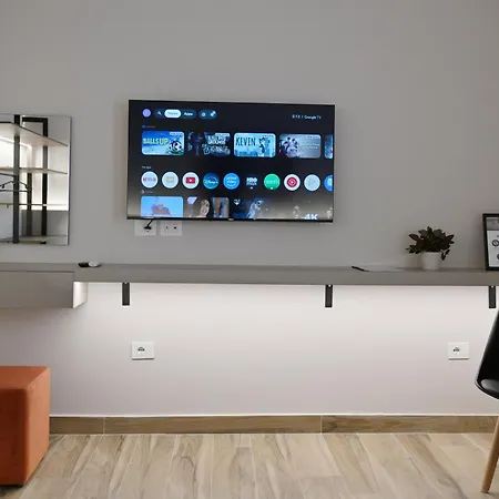 Cosmos Luxury טיראנה